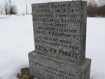"Miejsce egzekucji obywateli polskich narodowo�ci �ydowskiej, rozstrzelanych w latach 1941 - 1944 przez �andarmeri� i gestapo Niemiec hitlerowskich. We wsp�lnej mogile spoczywa ponad 200 os�b. Cze�� ich pami�ci."