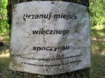 Tabliczka pozostawiona przez uczni�w miejscowego gimazjum