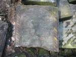 Sobienie-Jeziory - jeden z nagrobk�w