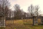 Tarnogr�d - brama cmentarza �ydowskiego